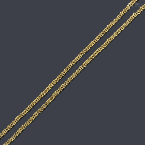 Long chain with double circular link in 18K yellow