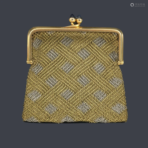 18K yellow and white gold chainmail pouch, cabochon