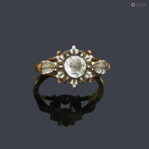 Ring with Dutch cut and crowned diamond, inlaid on the
