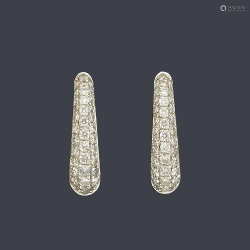 Creole earrings with brilliant pavé front in 18K