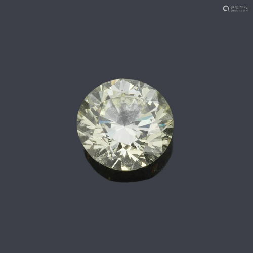 Brilliant of 5.03 ct, color M and purity VVS2. HRD