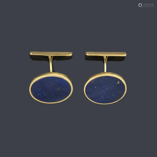 Cufflinks with oval design in 18K yellow gold setting