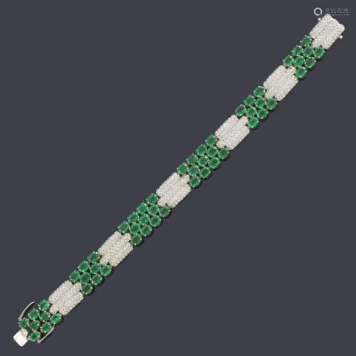 LUIS GIL Articulated bracelet with oval cut emeralds