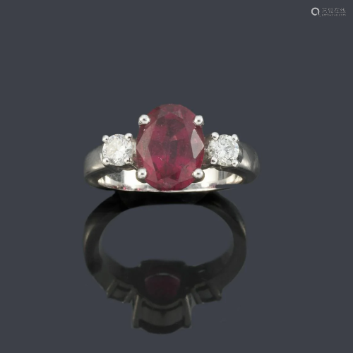 Ring with rubellite tourmaline of approx. 2.80 ct and