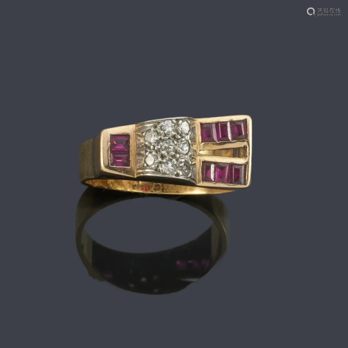 Retro ring with calibrated diamonds and rubies in 18K