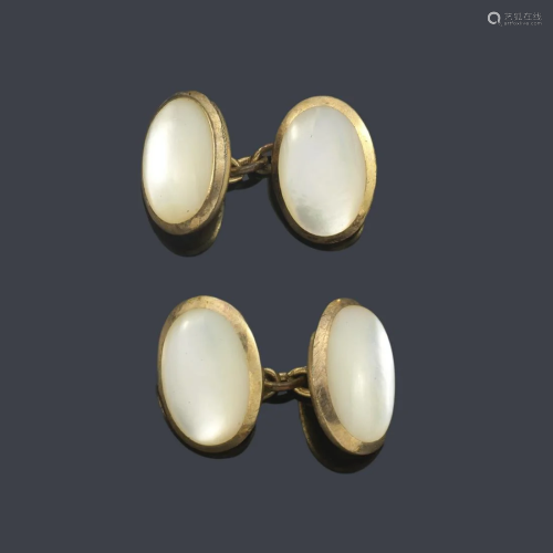 Cufflinks with four oval motifs with mother-of-pearl