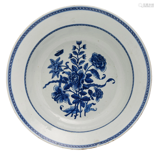 A Chinese blue and white washbasin, 18thC, H 10 - Ã¸ 38