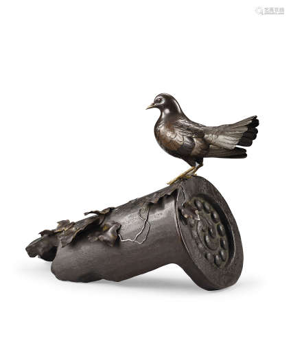 大正时代 加纳夏雄 (1828-1898) 铜雕金瓦当鸠置物