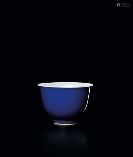 十八世纪 霁蓝釉杯