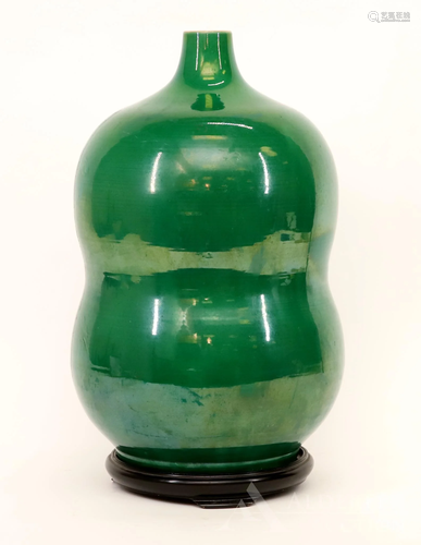 Chinese Apple-Green Vase