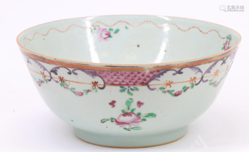 Chinese Export Armorial Bowl