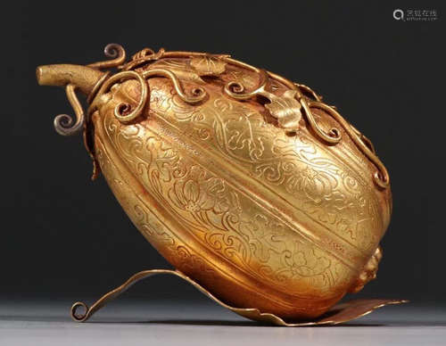 GILT SILVER CARVED MELON SHAPE SNUFF BOTTLE