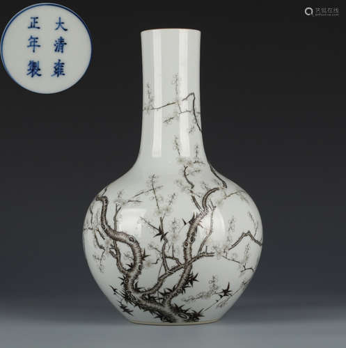 YONGZHENG MARK MOCAI FLOWER PATTERN TIANQIU VASE