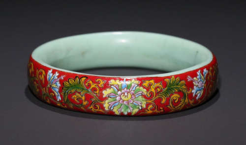 GLASS CARVED WRAPPED FLOWER PATTERN BANGLE