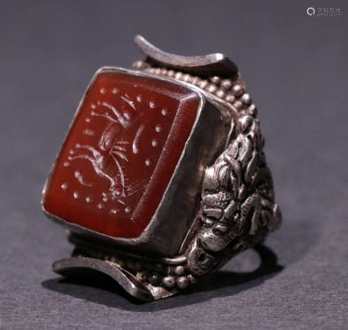 SILVER WITH AGATE CARVED RING