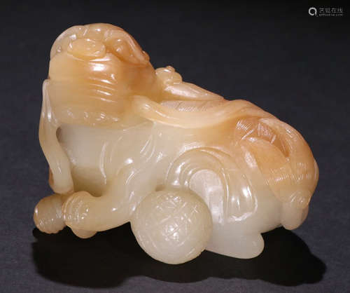 HETIAN JADE CARVED LION SHAPE PENDANT