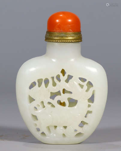 HETIAN JADE BEAST PATTERN SNUFF BOTTLE