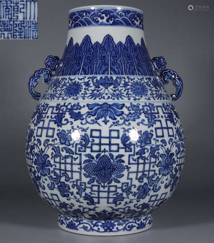 QIANLONG MARK BLUE&WHITE FLOWER PATTERN VASE