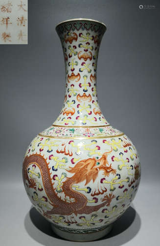 GUANGXU MARK FAMILLE ROSE DRAGON PATTERN VASE