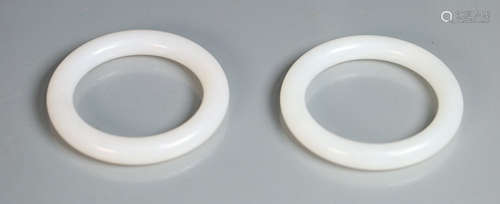 PAIR OF HETIAN JADE BANGLES