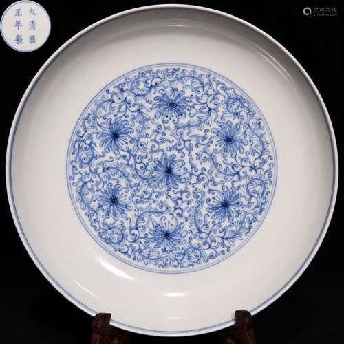 YONGZHENG MARK BLUE&WHITE WRAPPED FLOWER PLATE