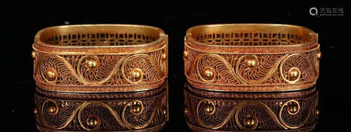 PAIR OF GILT SILVER FILIGREE BANGLES