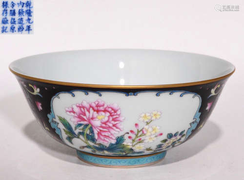 PAIR OF QIANLONG MARK FAMILLE ROSE FLOWER BOWLS