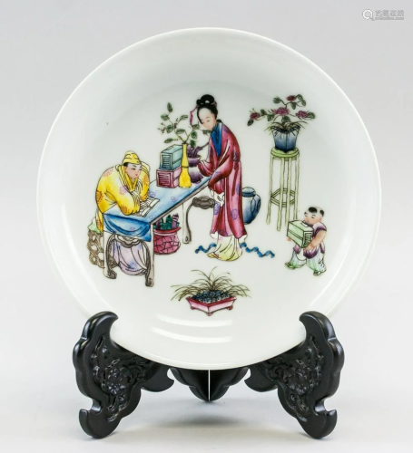 Fine Chinese Porcelain Saucer Qianlong Mark