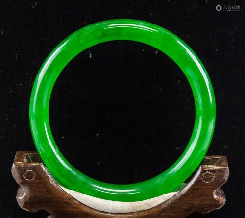 Chinese Green Jadeite Bangle