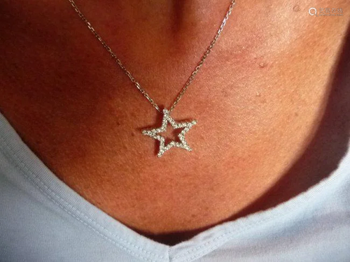 1 CARAT DIAMOND 18K STAR PENDANT NECKLACE