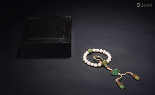 A Pearl Prayer Beads with Box