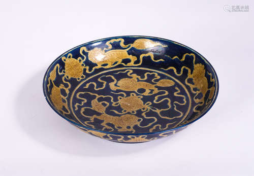 A Blue and Yellow Enameled FO-dog Dish