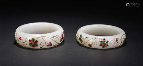 Pair Mughal Style White Jade Bangles