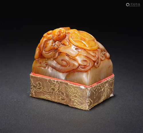 A Carved Tianhuang Chi-long Square Seal