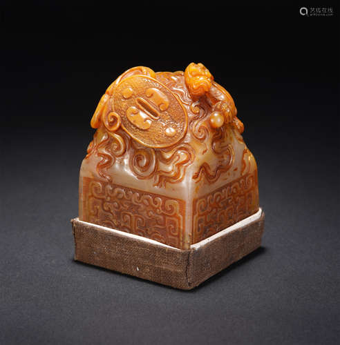 A Carved Tianhuang Chi-long Square Seal