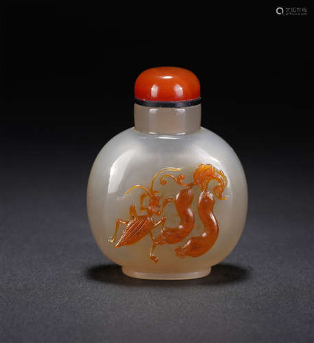 A Carved Suzhou School Agate Snuff Bottle