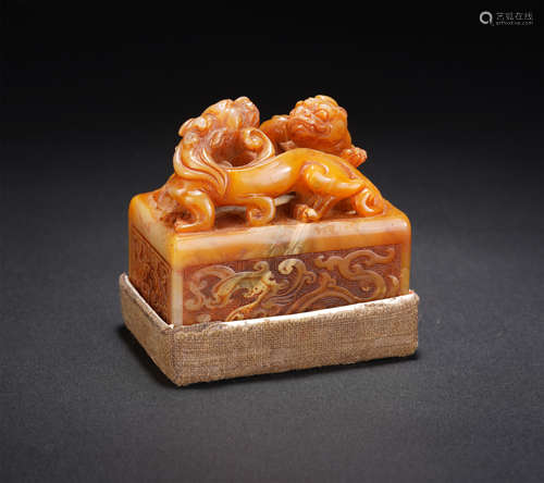 A Carved Tianhuang Double Dragons Square Seal