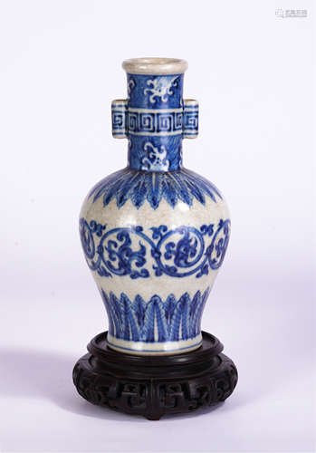 A Blue and White Floral Scrolls Arrow Vase