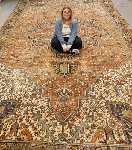 LG Antique Heriz Geometric Carpet