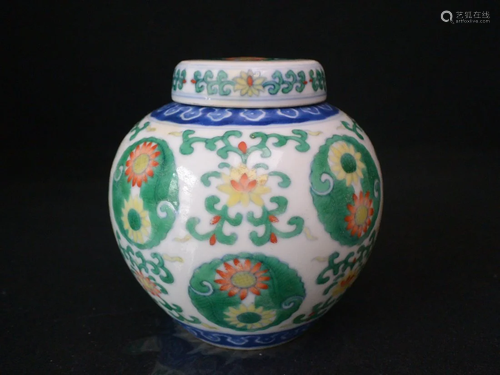 Chinese porcelain jar Qing dynasty Dou color