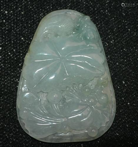 AN ICE AND GREEN COLOR Jade JADEITE PENDANT