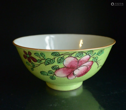 Porcelain FAMILLE ROSE FLOWER ABELMOSCHUS BOWL