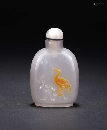 A Carved Suzhou School Agate Snuff Bottle