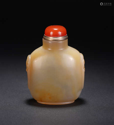 A Carved Suzhou School Agate Snuff Bottle