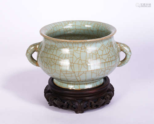 A Ge-ware Crackle Censer with Double Handles