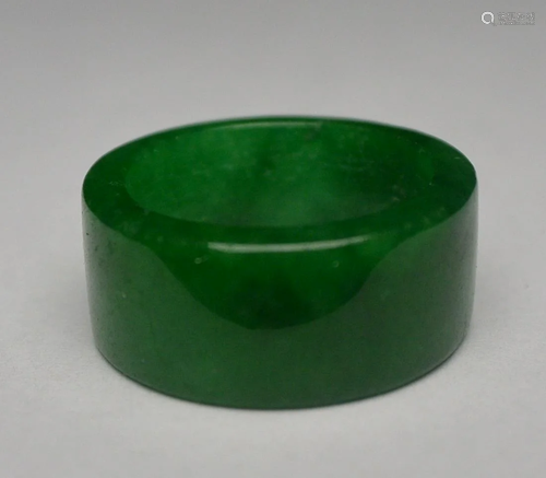 Precious Chinese Emerald green Jade Jadeite Thumb Ring