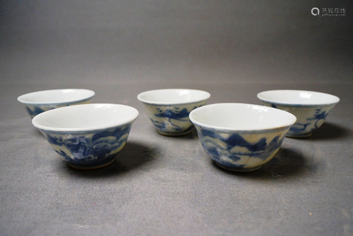 Porcelainl 5 wine cups decorated with blue and white