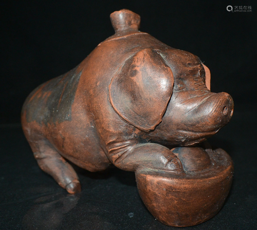 Chinese Zisha golden pig statues