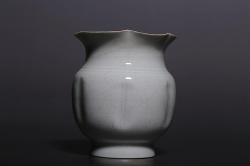 Hutian Ware Shadowy Blue White Washer