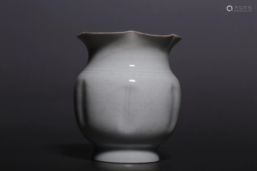 Hutian Ware Shadowy Blue White Washer